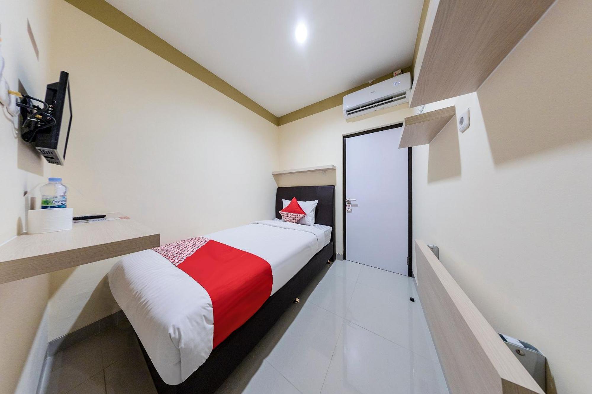 Oyo 478 Balcon Biru Hotel Jakarta Eksteriør billede